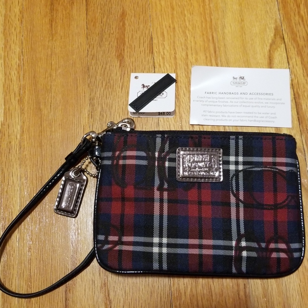 New Coach Poppy Signature Wristlet